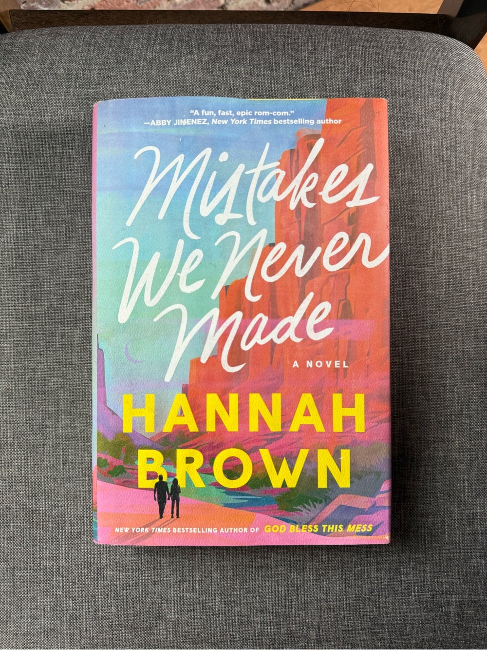Mistakes We Never Made by Hannah Brown - Bright Multicolor Paperback